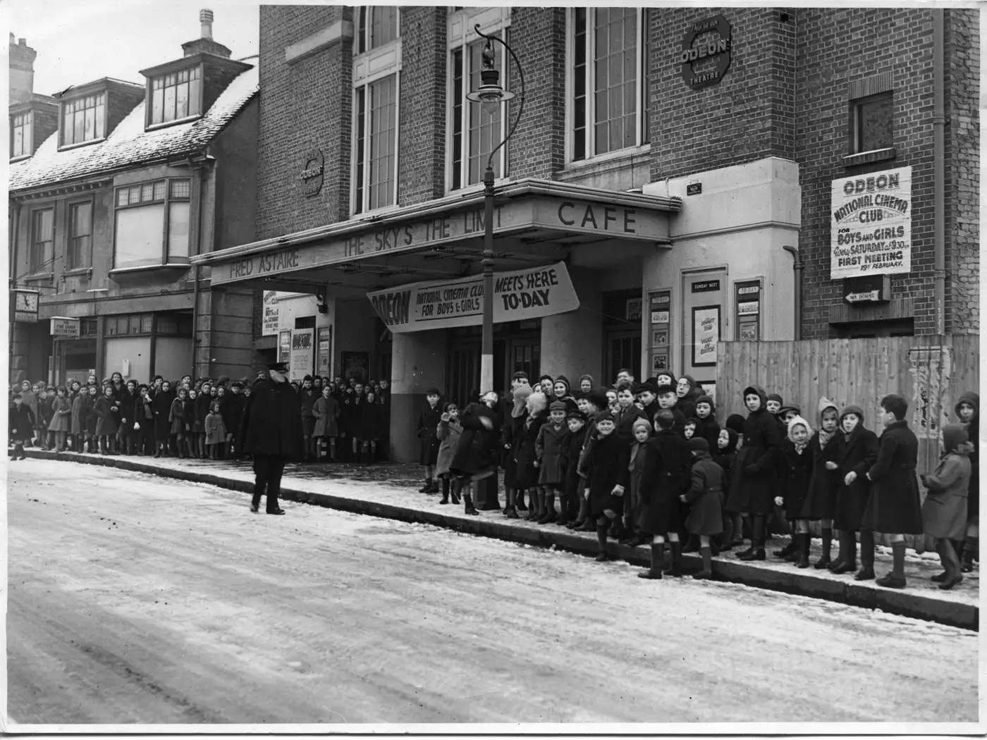 1944-0219-FilmClub-queue2-small-scaled